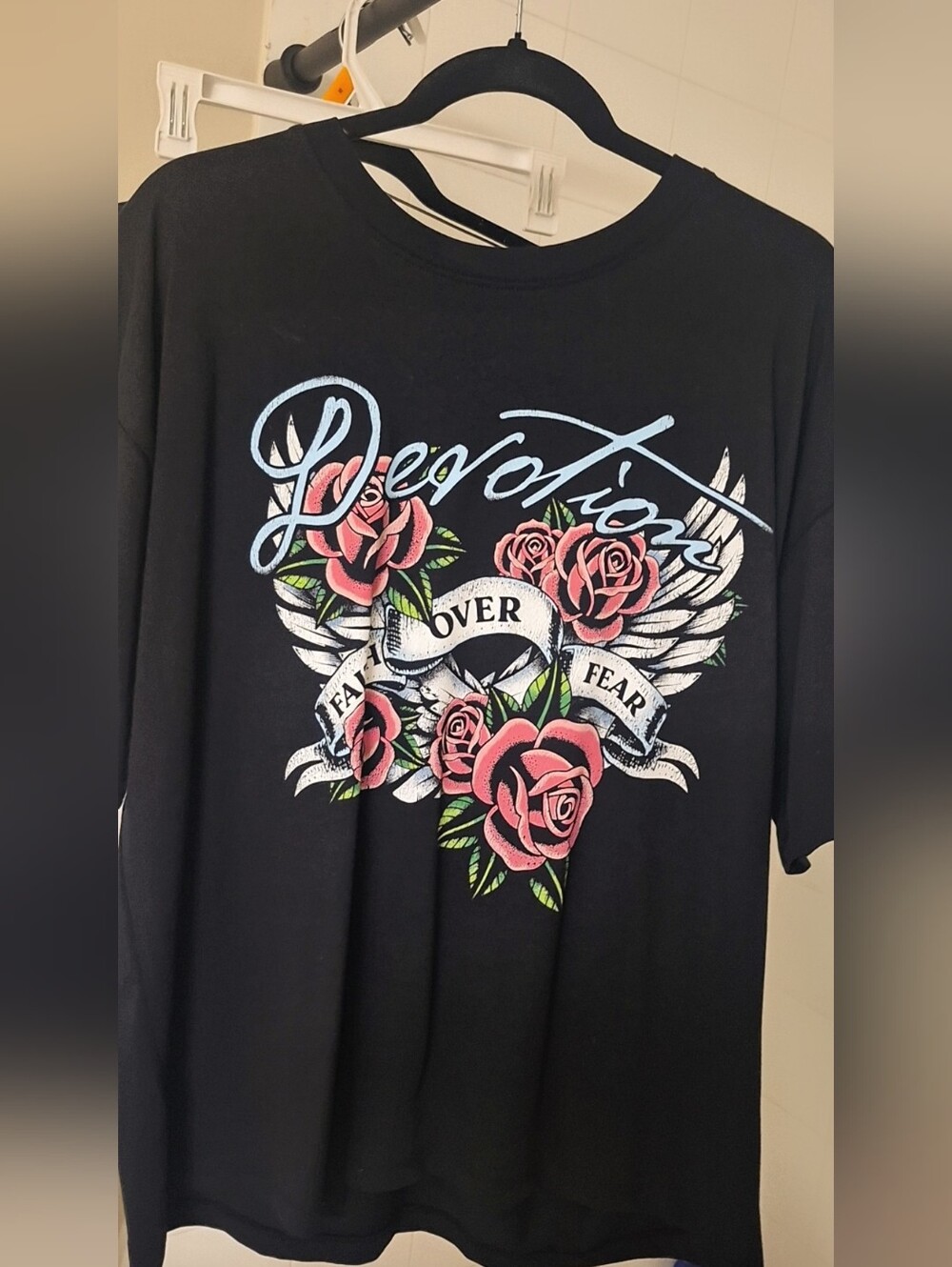 Ladies New Large Tshirt
